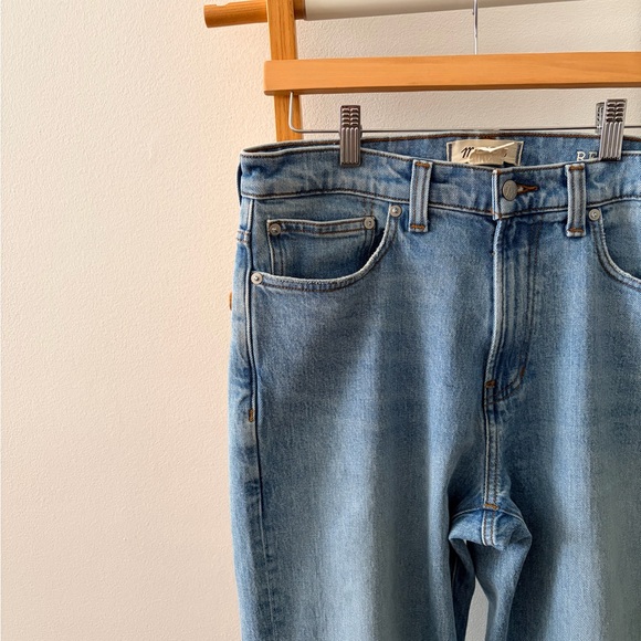 Men’s Madewell Relaxed Taper Light Blue Jeans - Picture 2 of 3